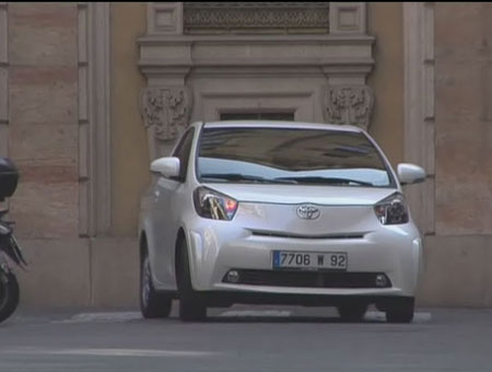 Video: Toyota iQ 