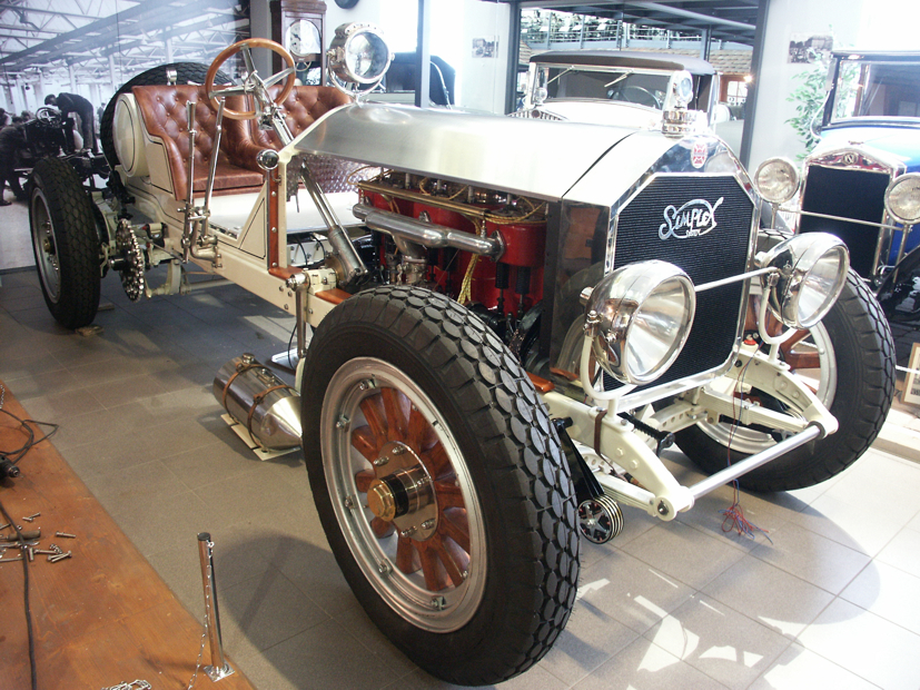''ALF''- der bisher größte Oldtimer der Ausstellung steht vor Vollendung
