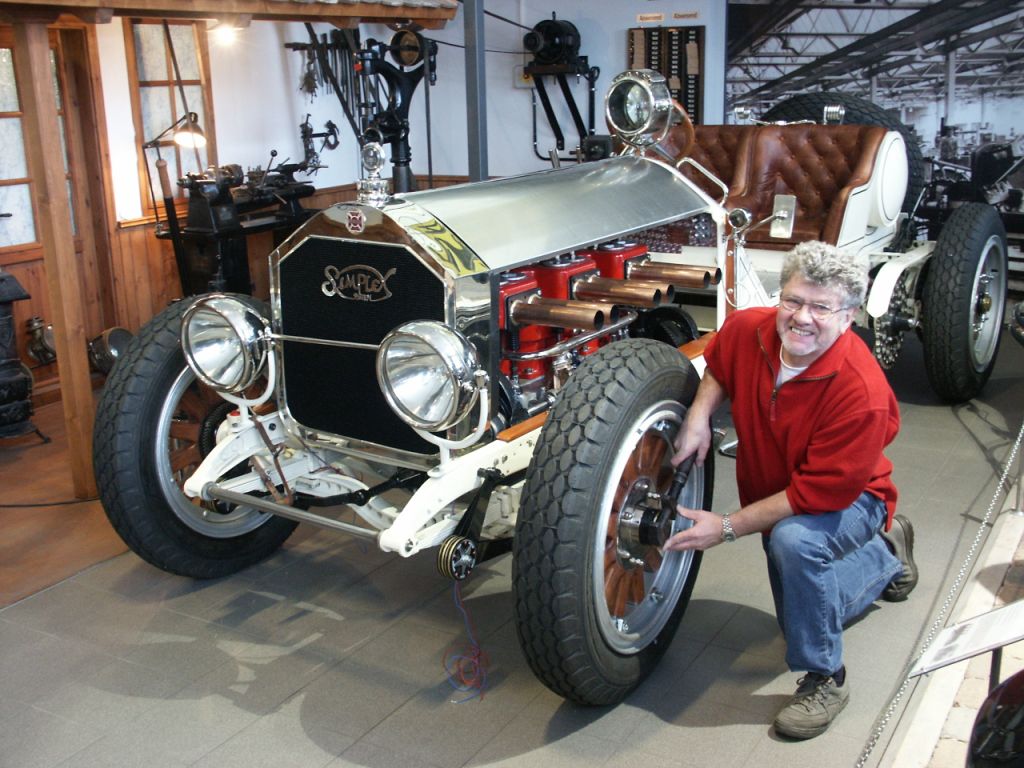 ''ALF''- der bisher größte Oldtimer der Ausstellung steht vor Vollendung | Man ist schon recht weit mit der Restauration.