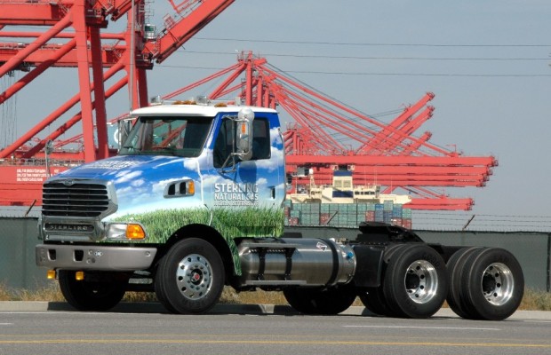 Daimler liefert in Amerika 232 Erdgas-Lkw aus