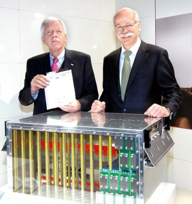 Daimler und Evonik gründen Joint-Venture für Lithiumionen-Batterien
