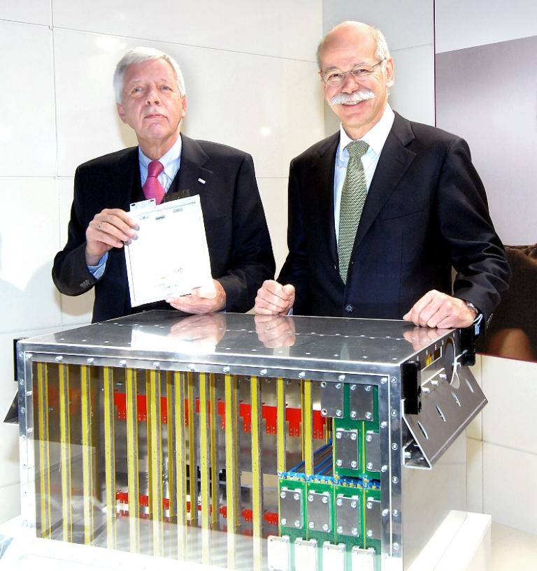 Daimler und Evonik gründen Joint-Venture für Lithiumionen-Batterien