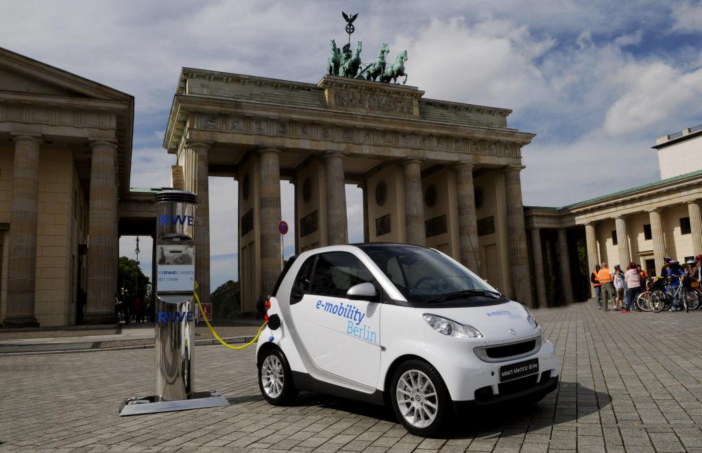 Elektro-Tanken: Zweikampf der Systeme 