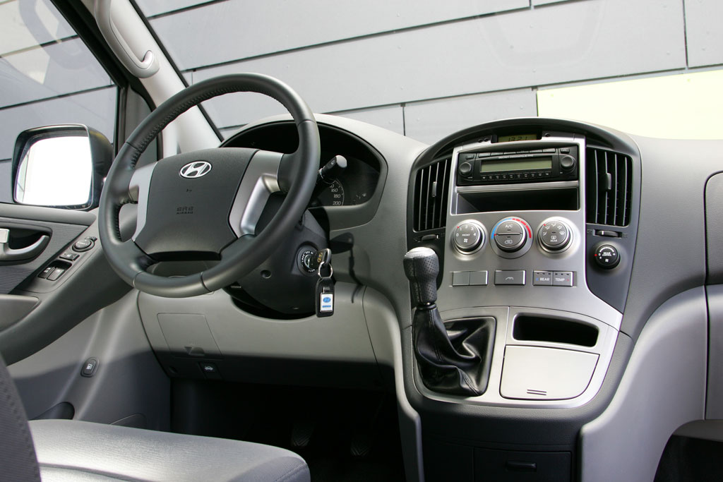Fahrbericht Hyundai H-1 Travel 2.5 CRDi: Unschlagbar günstig 