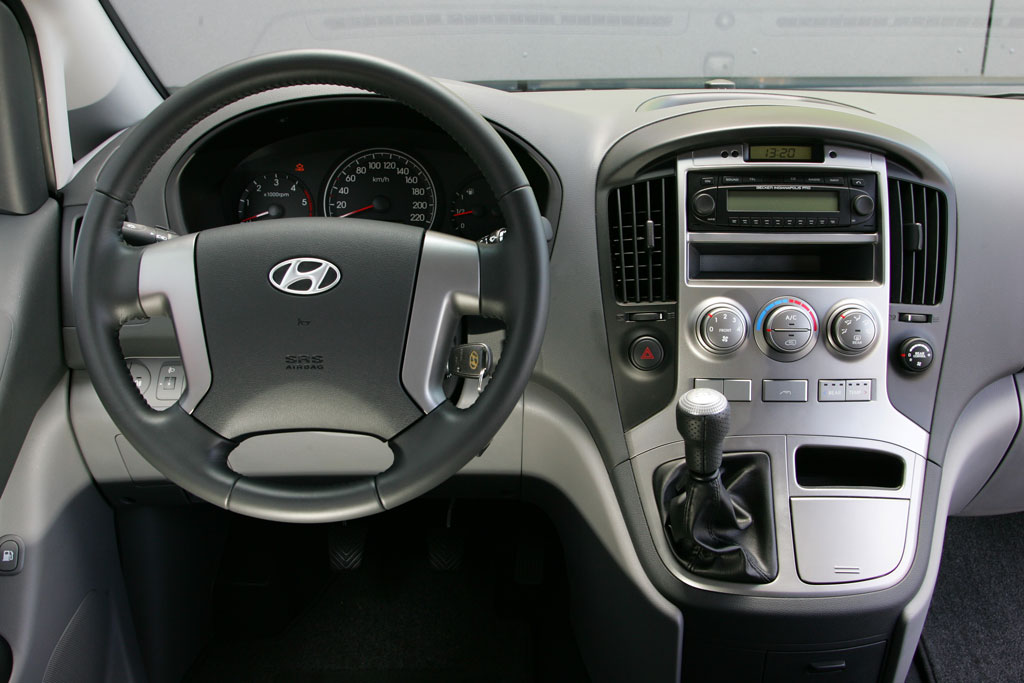 Fahrbericht Hyundai H-1 Travel 2.5 CRDi: Unschlagbar günstig 