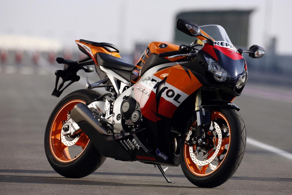 Honda Fireblade mit Combined ABS: Supersport? Aber sicher! 