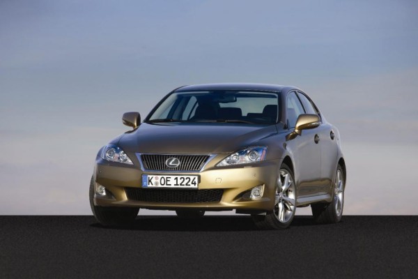 Lexus IS: Exoten-Kosmetik 