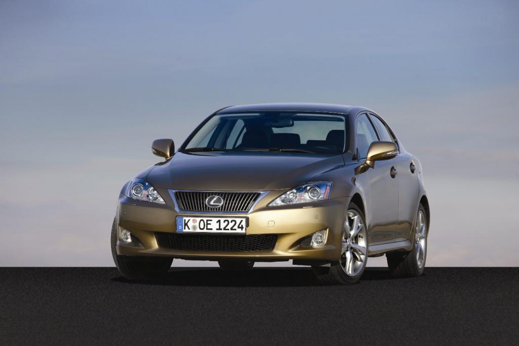 Lexus IS: Exoten-Kosmetik 