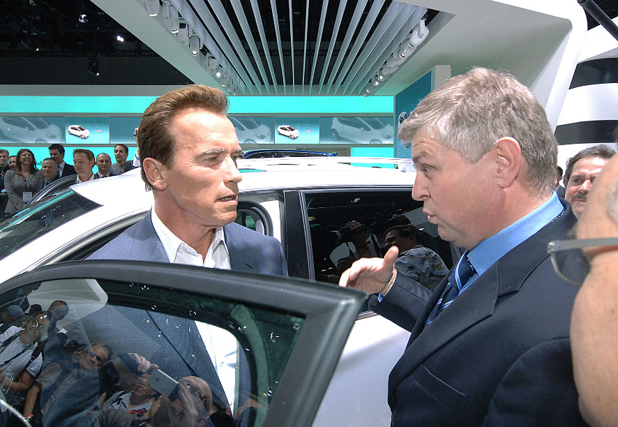 Schwarzenegger ließ in sein Auto einen Dieel einbauen