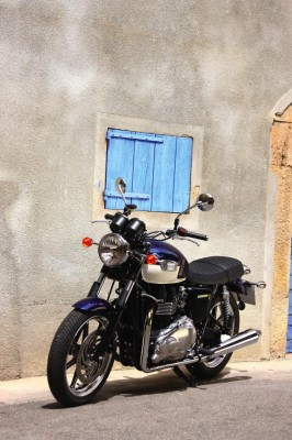 Triumph Bonneville 2009 bleibt ihrer Linie treu 
