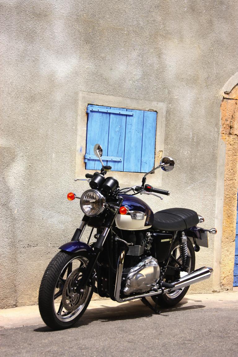 Triumph Bonneville 2009 bleibt ihrer Linie treu 