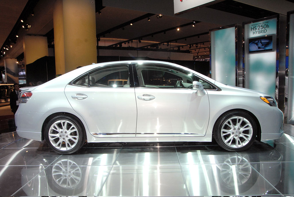 Detroit 2009: Lexus bringt erstes reines Hybridfahrzeug
