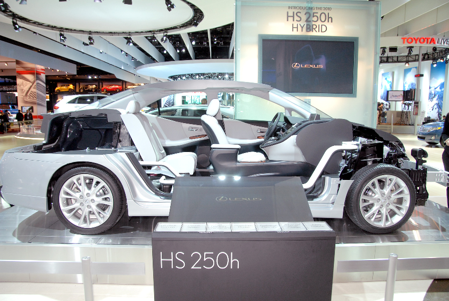 Detroit 2009: Lexus bringt erstes reines Hybridfahrzeug