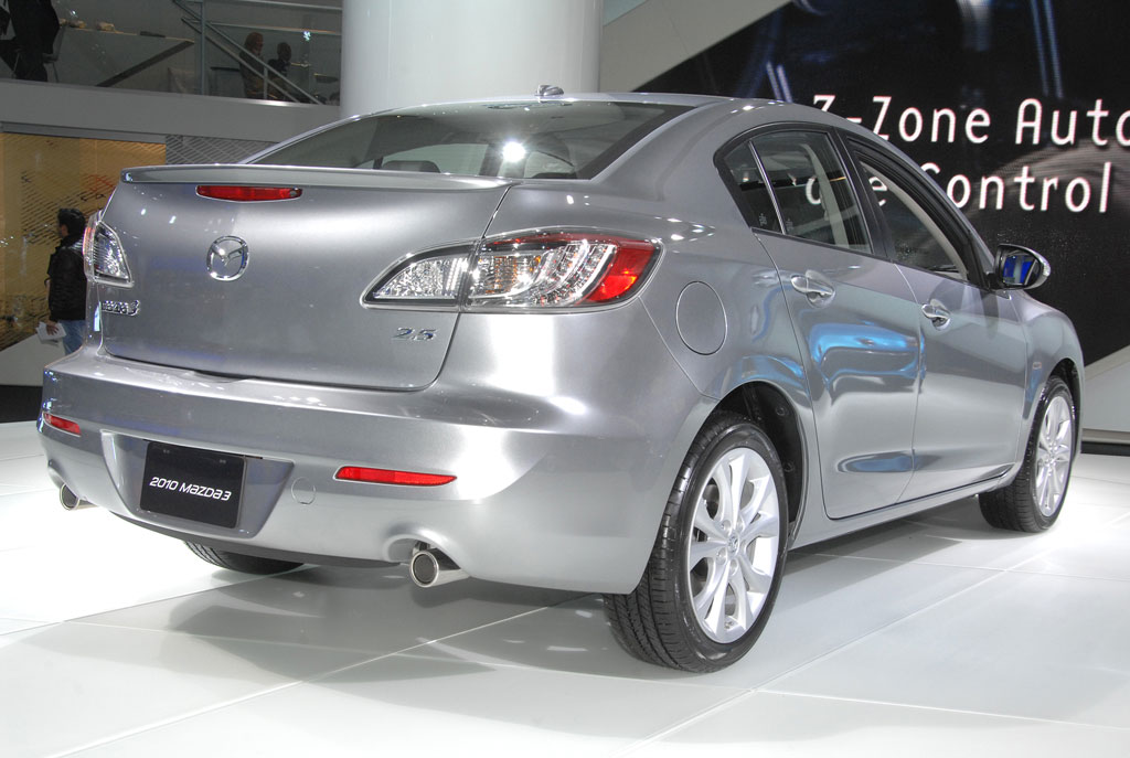 Detroit 2009: Mazda zeigt den neuen 3 mit Fließheck
