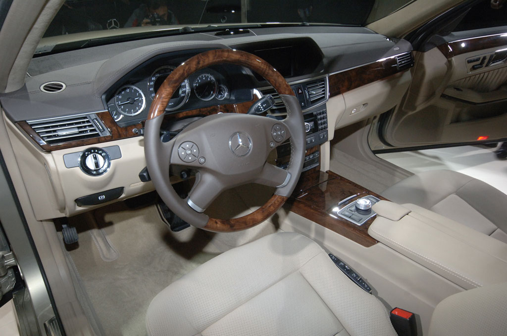 Detroit 2009: Mercedes-Benz legt mit der E-Klasse eine hohe Messlatte auf