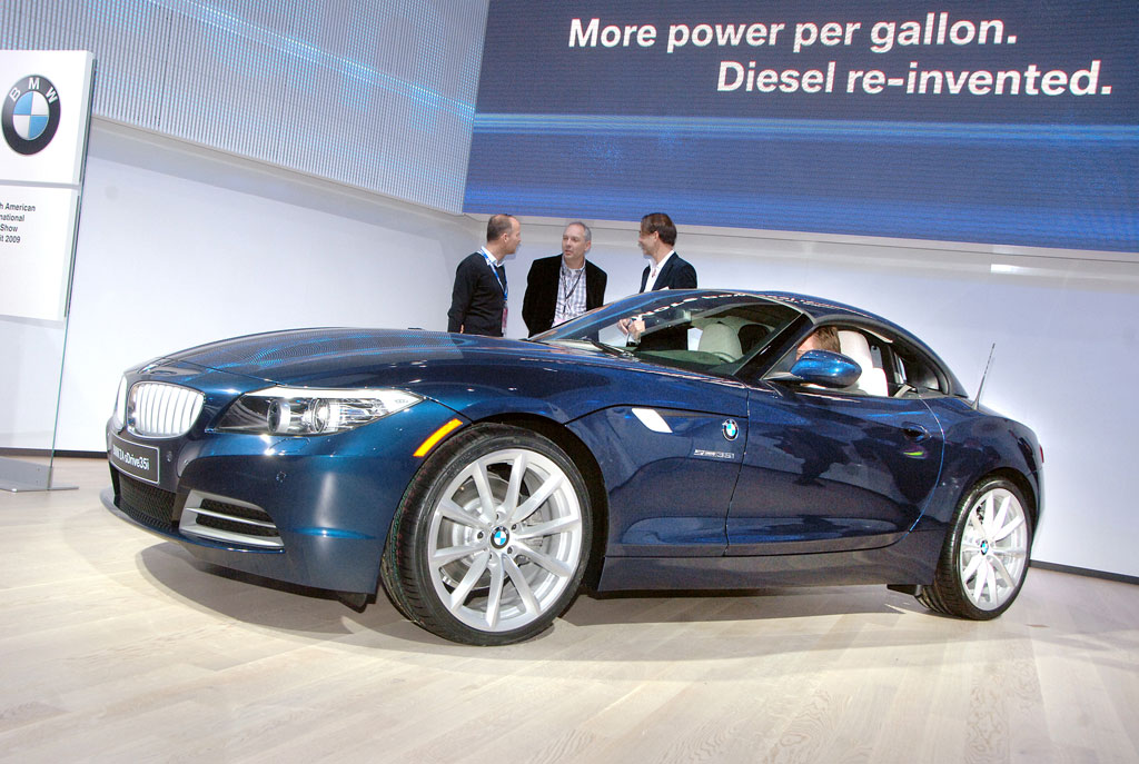 Detroit 2009: Versenkbares Dach ersetzt beim BMW Z4 die Varianten Roadster und Coupé