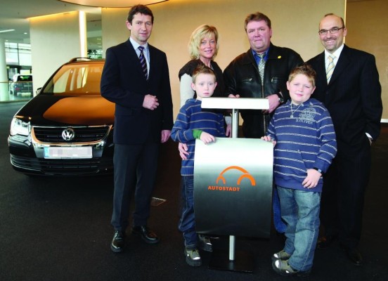 Einmillionster Volkswagen Touran ausgeliefert