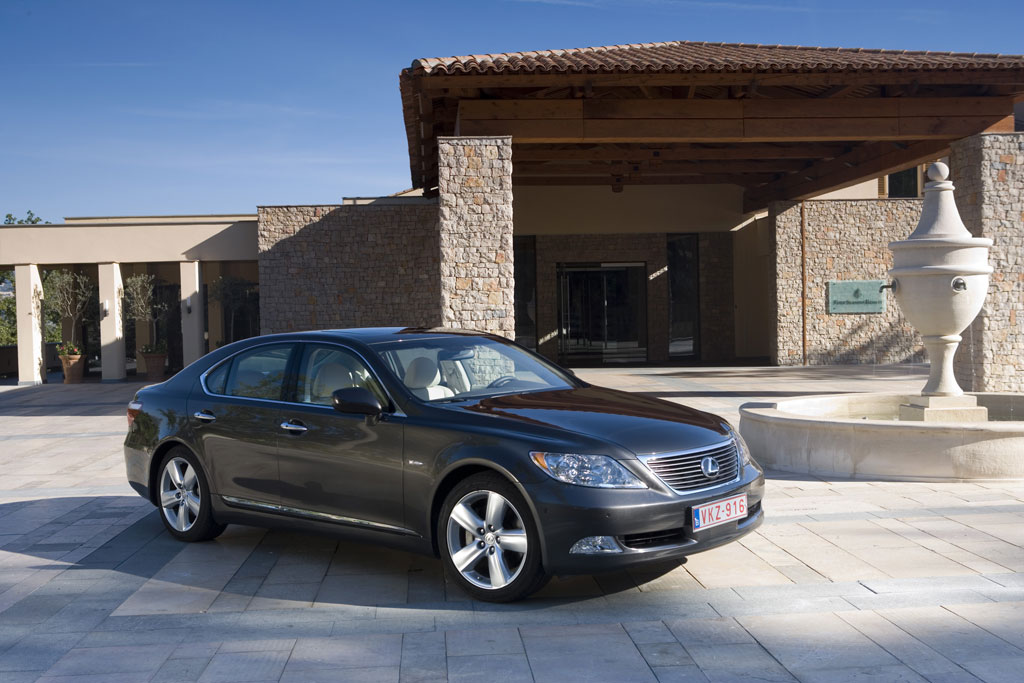 Lexus LS 460 AWD: Leiser Luxus mit Allrad 