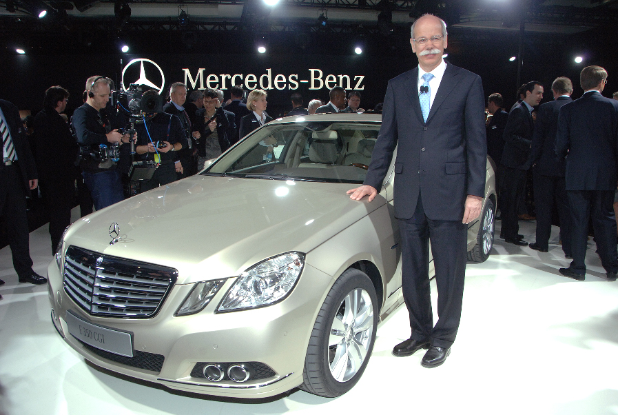 Mercedes-Benz E-Klasse startet bei 41 590 Euro