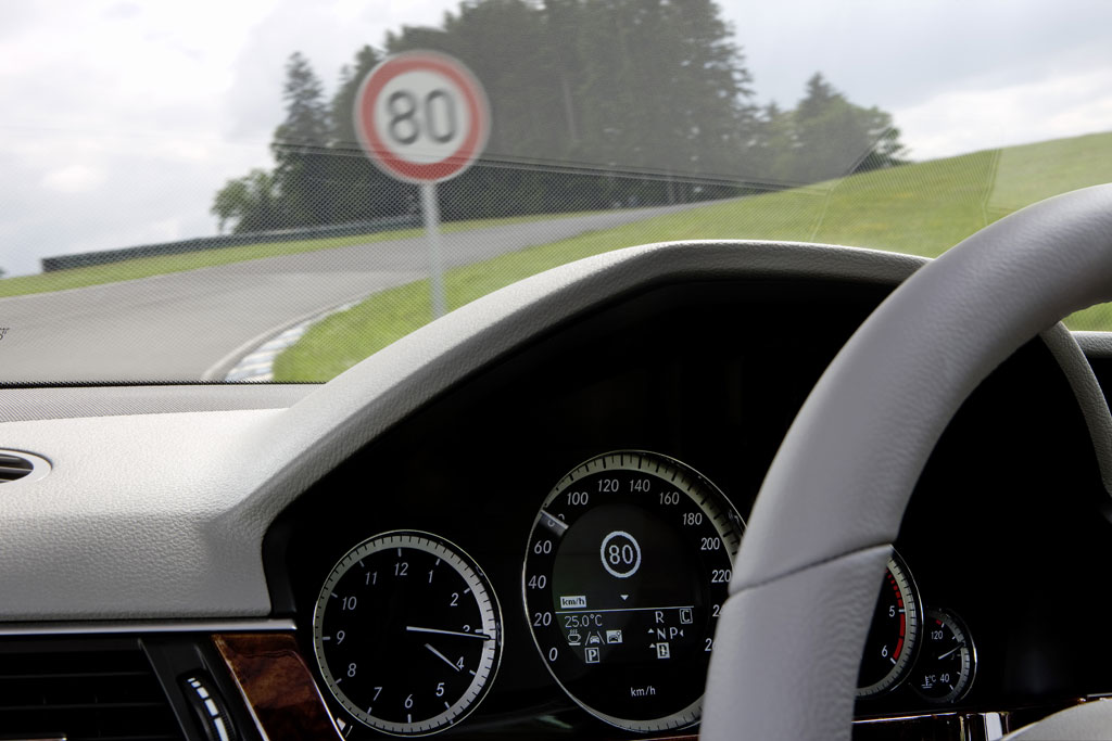 Mercedes-Benz E-Klasse startet bei 41 590 Euro