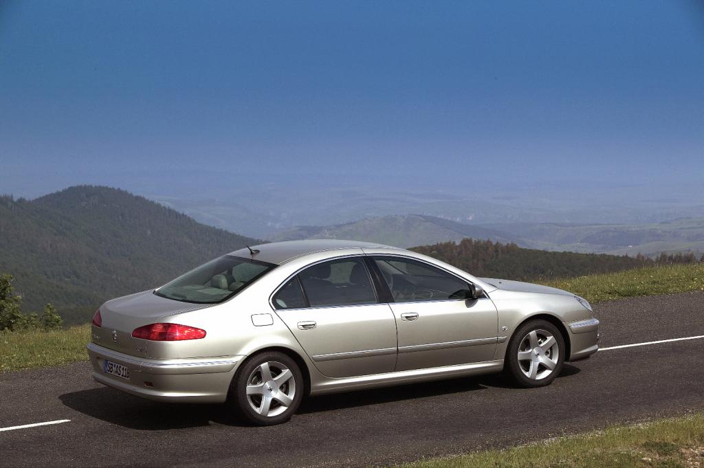 Peugeot bietet ab Werk Vollausstattung für den 607