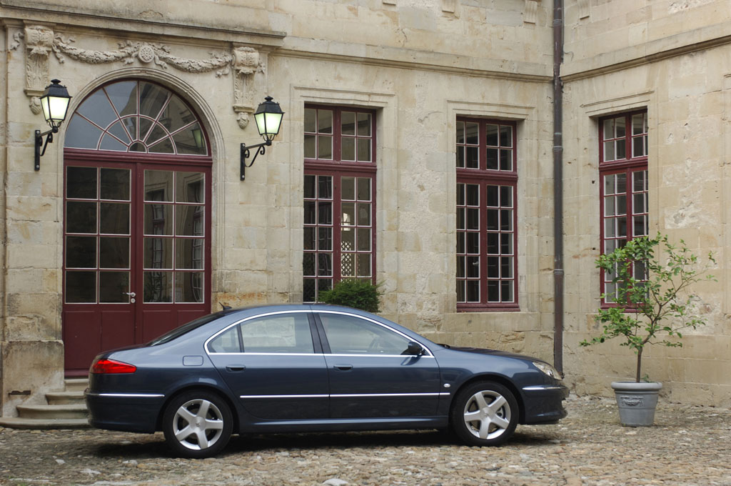 Peugeot bietet ab Werk Vollausstattung für den 607