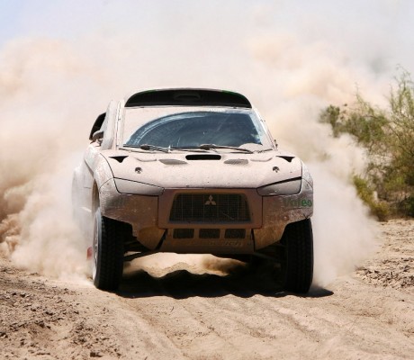 Rallye Dakar: Mitsubishi nur noch mit einem Auto im Rennen