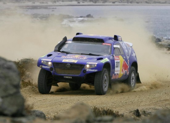 Rallye Dakar: Volkswagen weiter mit drei Race Touareg vorn