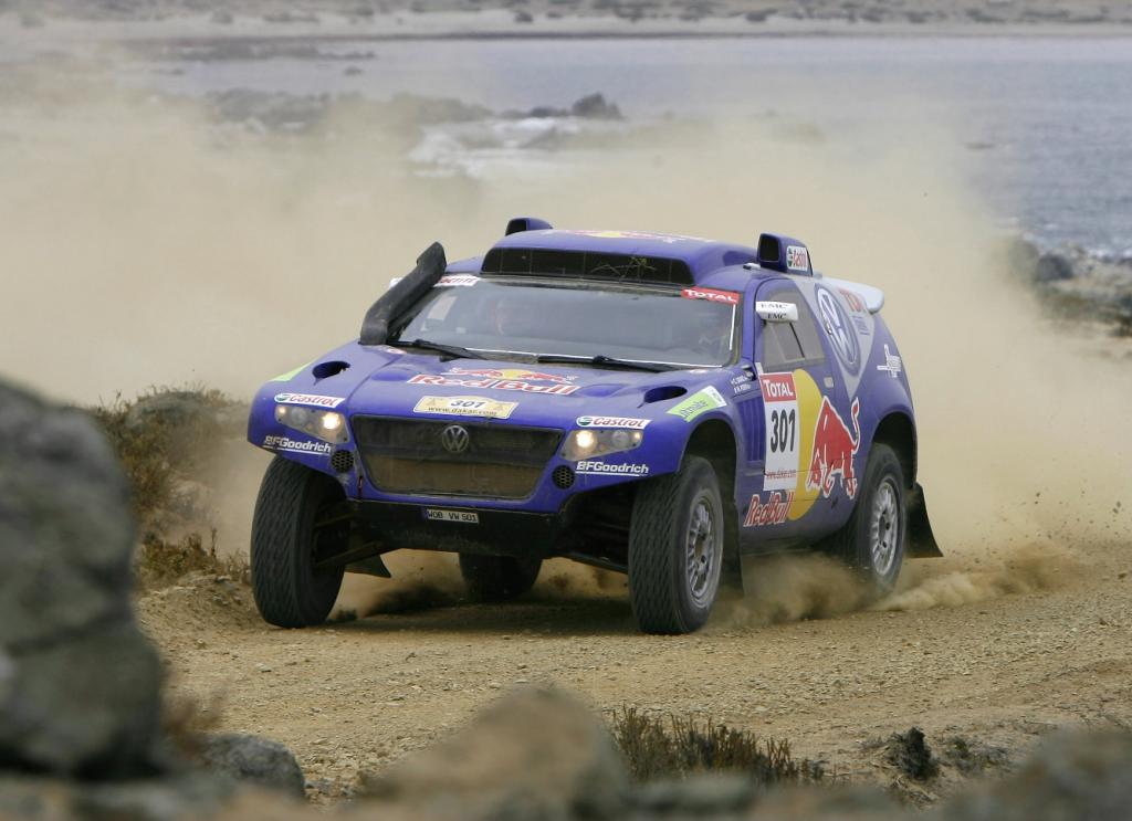 Rallye Dakar: Volkswagen weiter mit drei Race Touareg vorn