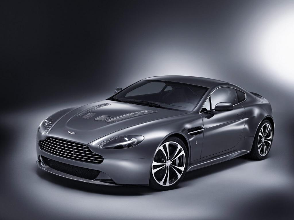 Aston Martin Vantage mit Zwölfzylindermotor 