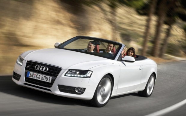Auch das Audi A5 Cabrio kommt mit Stoffverdeck