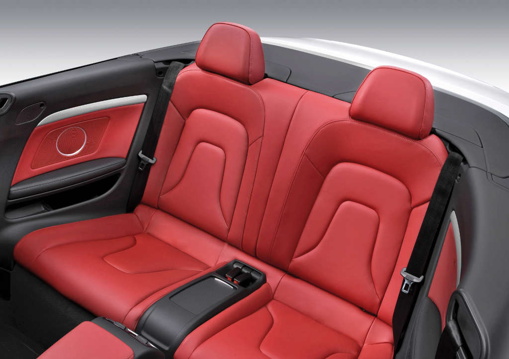 Auch das Audi A5 Cabrio kommt mit Stoffverdeck