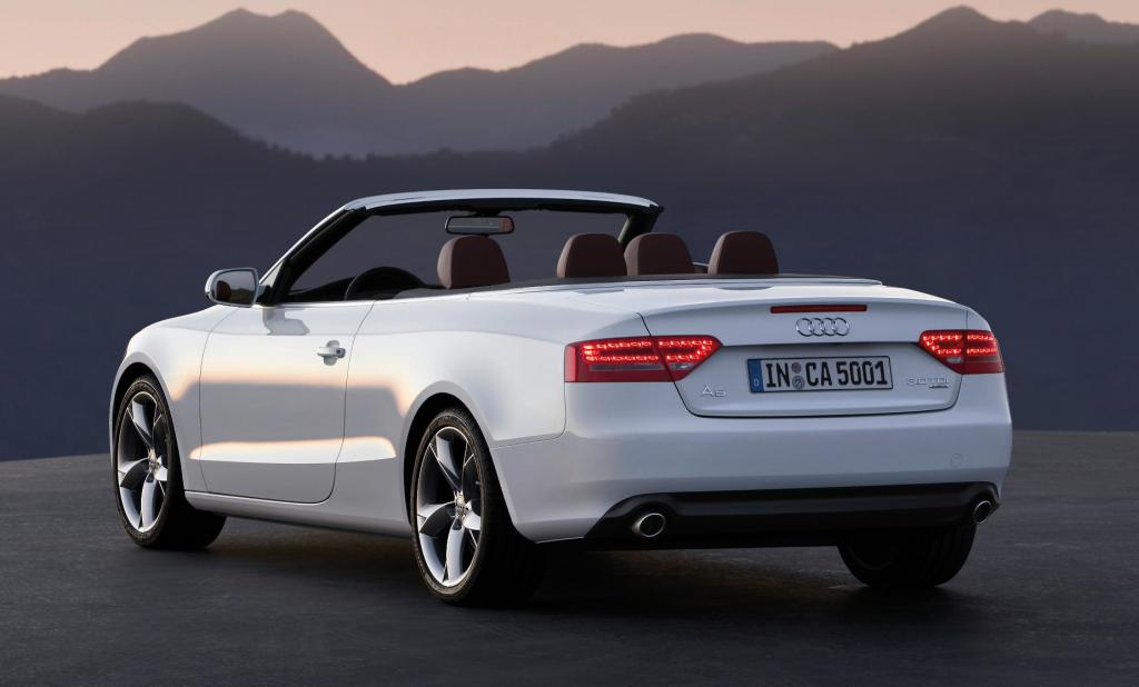 Auch das Audi A5 Cabrio kommt mit Stoffverdeck