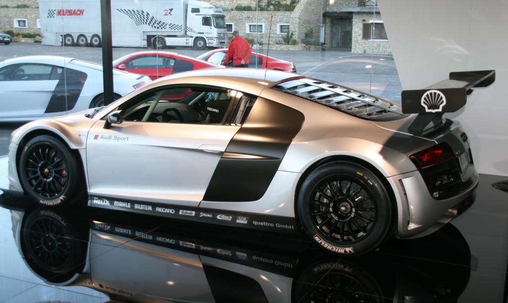 Audi 2009 mit GT3-Version des R8 für Kundensport