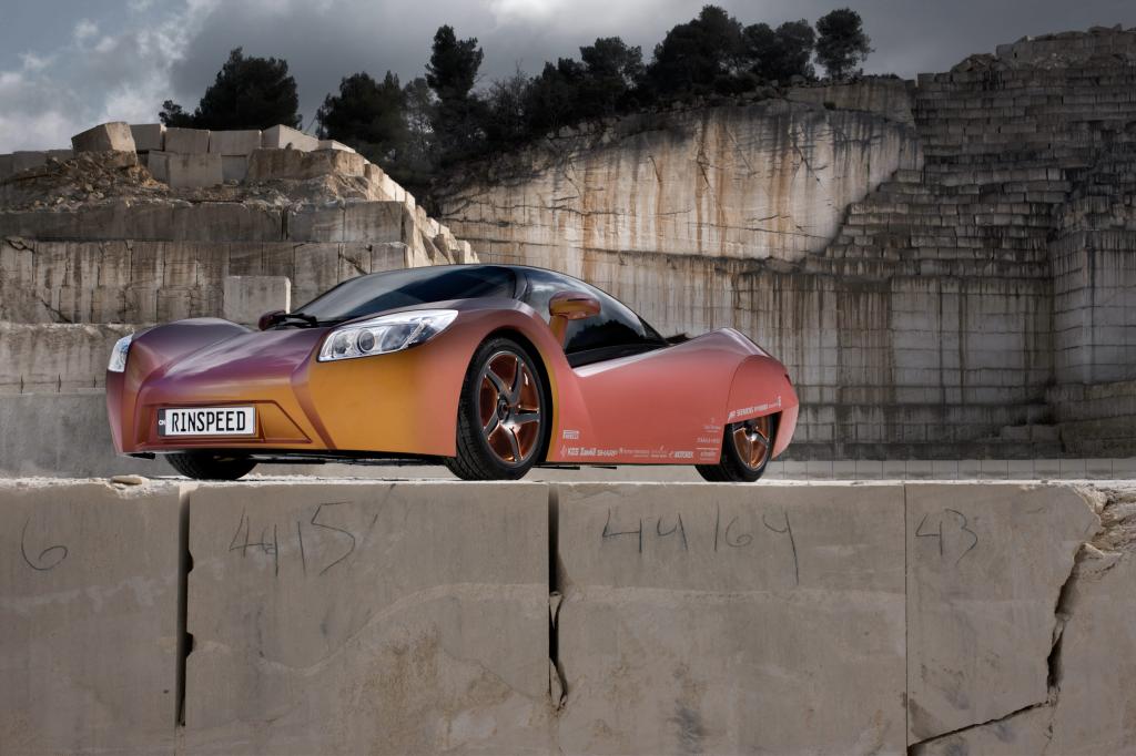 Elektroauto-Studie mit flexibler Karosserie  