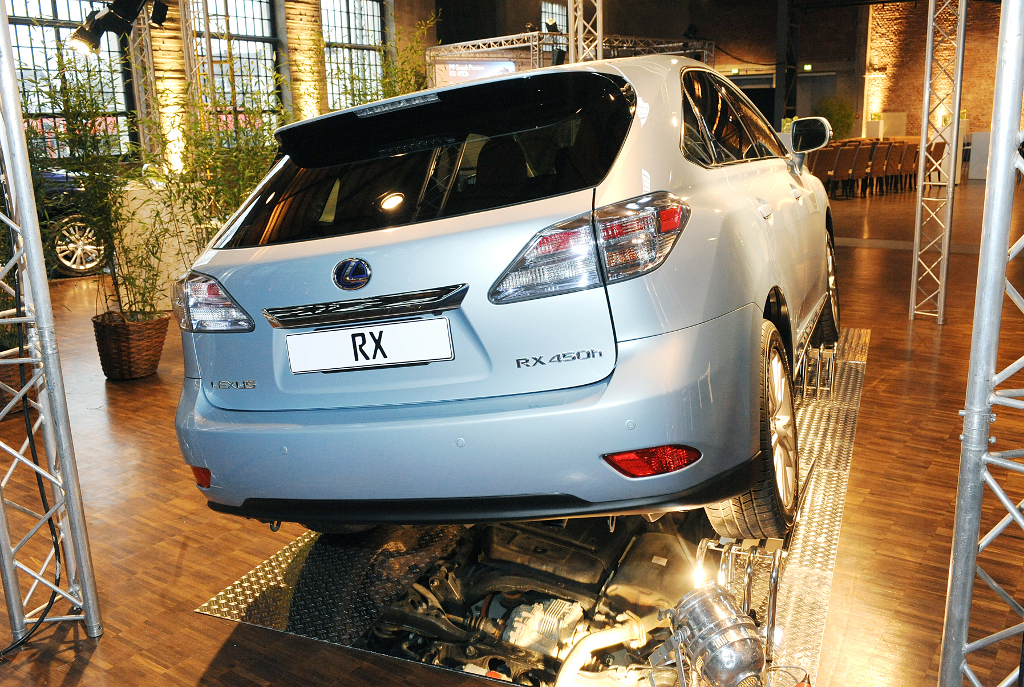 Genf 2009: Lexus präsentiert RX 450h