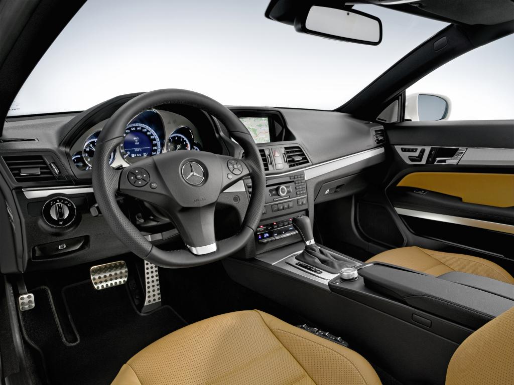 Genf 2009: Mercedes-Benz präsentiert E-Klasse Coupé