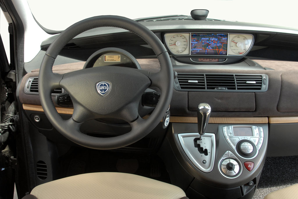 Neues Sondermodell des Lancia Phedra  