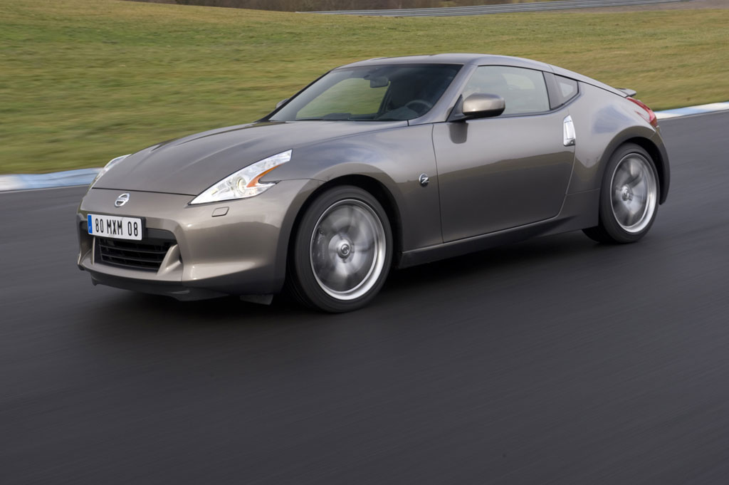Nissan geht mit zwei Weltpremieren nach Genf