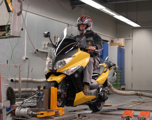 ADAC testete 15 Motorroller