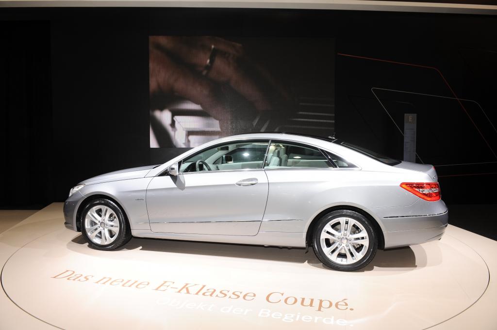 AMI 2009: Deutschland-Debüt für Mercedes-Benz E-Klasse Coupé