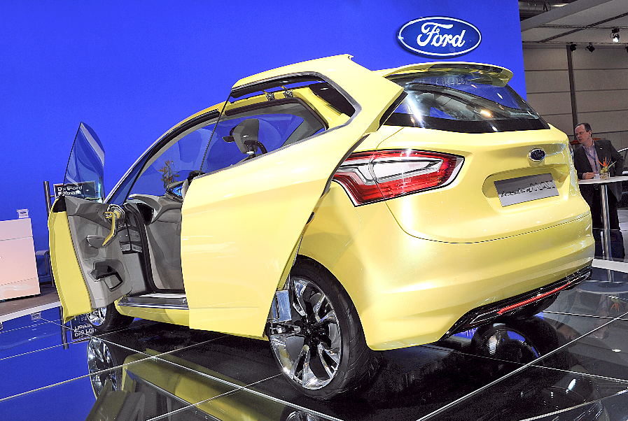 AMI 2009: Ford stellt Mondeo LPG und Iosis Max vor