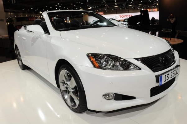 AMI 2009: Lexus mit zwei Premieren