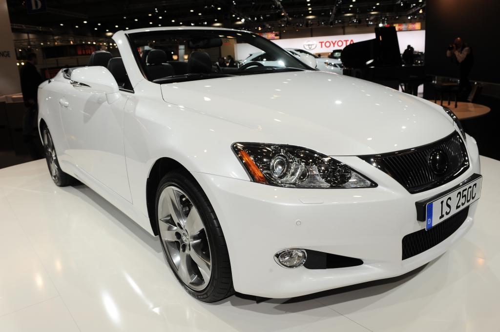 AMI 2009: Lexus mit zwei Premieren