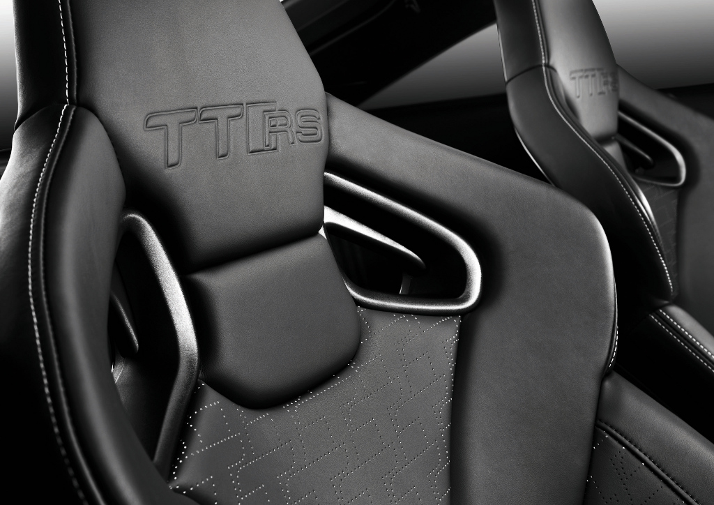 AMI: Premiere für Audi TT RS Roadster 