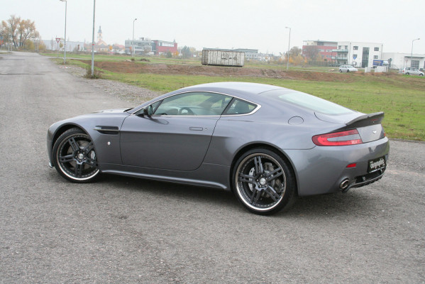 Cargraphic veredelt Aston Martin V8 Vantage 420 