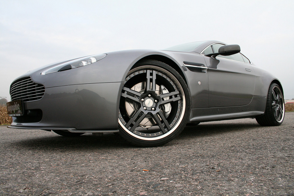 Cargraphic veredelt Aston Martin V8 Vantage 420 