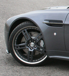 Cargraphic veredelt Aston Martin V8 Vantage 420 