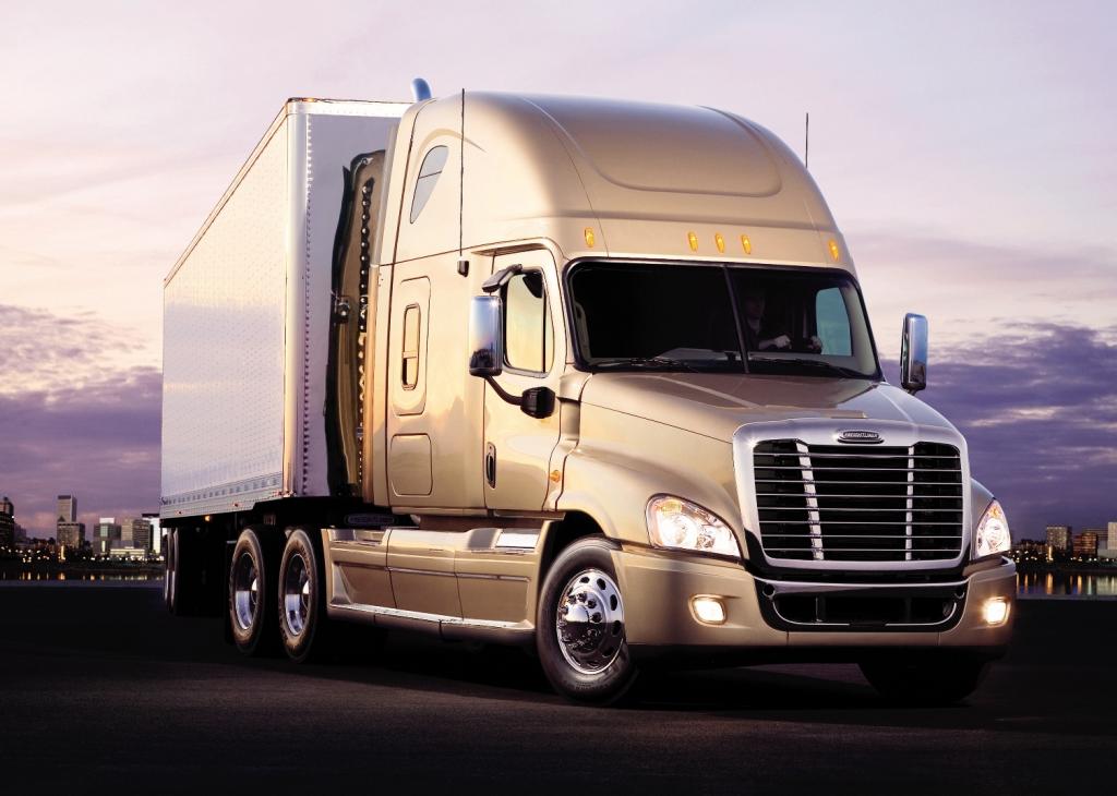 Daimler präsentiert neuartige Geschwindigkeitsregelanlage für Lkw