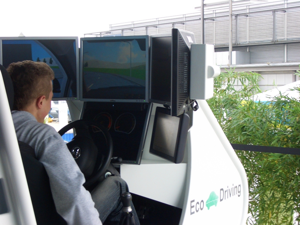 ECO Driving - umweltfreundlich fahren. Nur dafür ist diese Maschiene im Toyota-Look entwickelt worden.